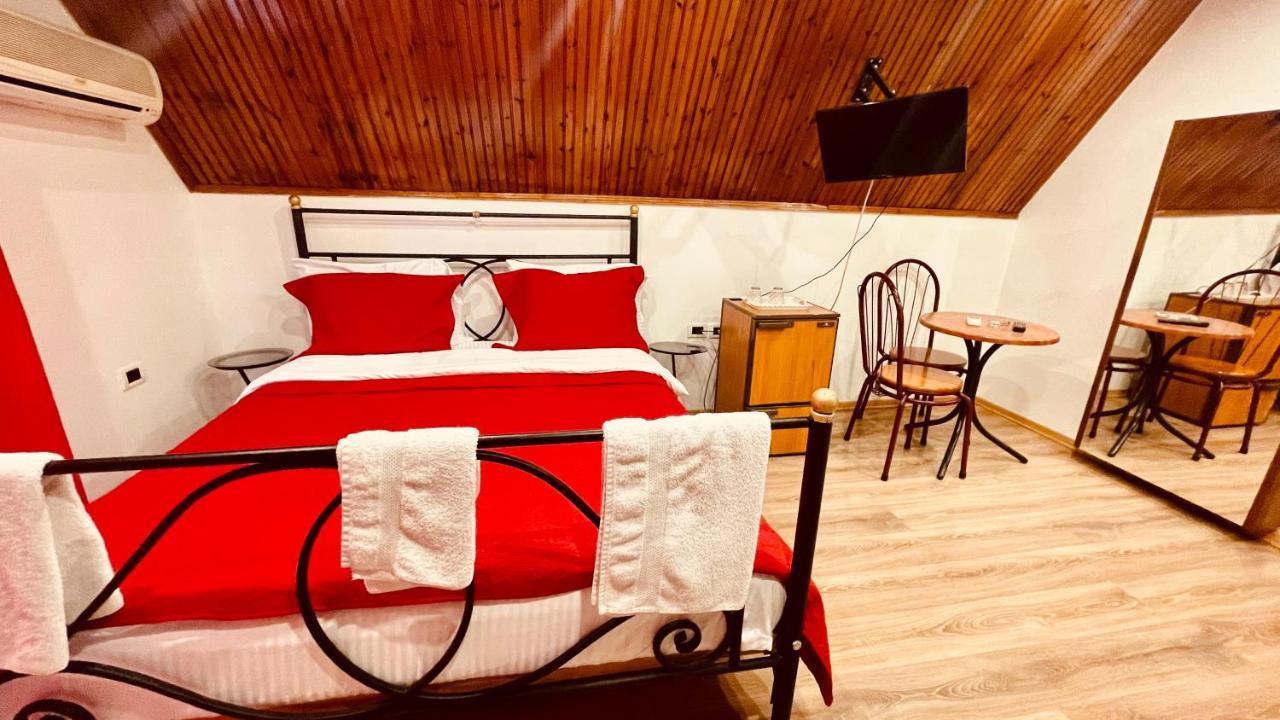 Hotel Drinos Tirana Exteriér fotografie